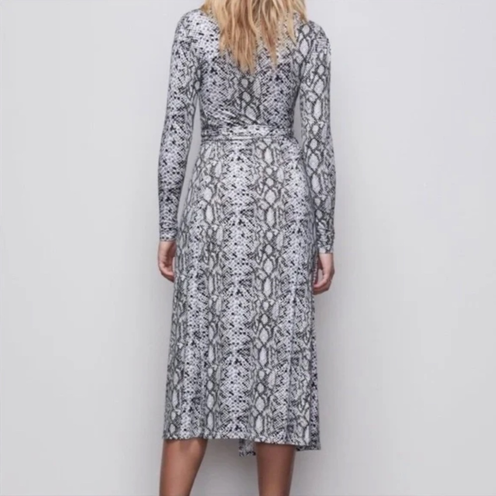 Good American: Python Snakeskin Printed Wrap Dres… - image 2
